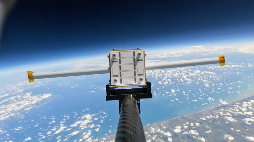 Aerolaunch India payload above the clouds, with Earth's curvature in view