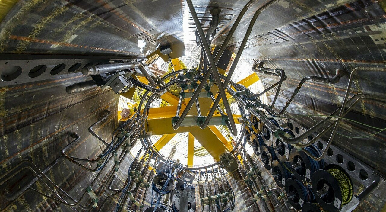 Alt text: ITER tokamak complex under construction at Cadarache France