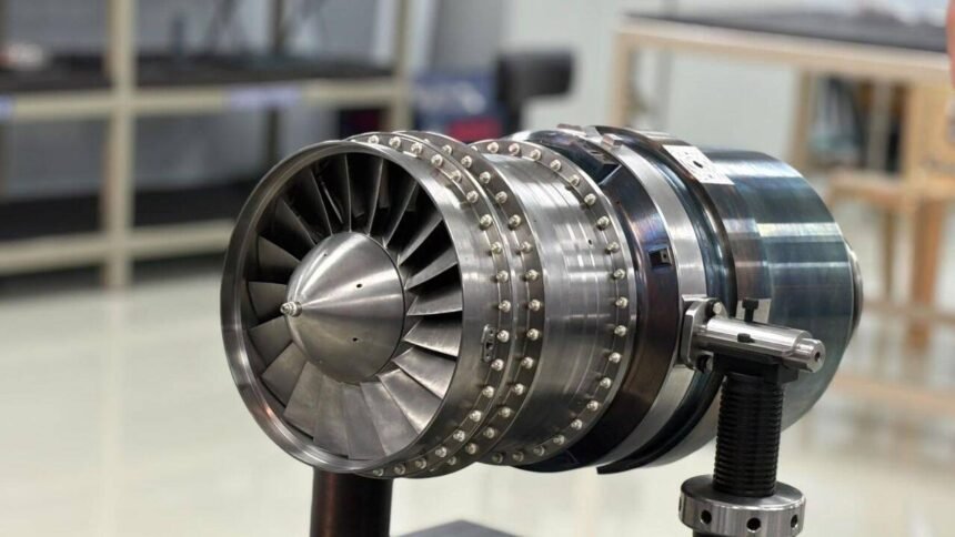 Dheya DET-500 micro-turbojet engine on test stand